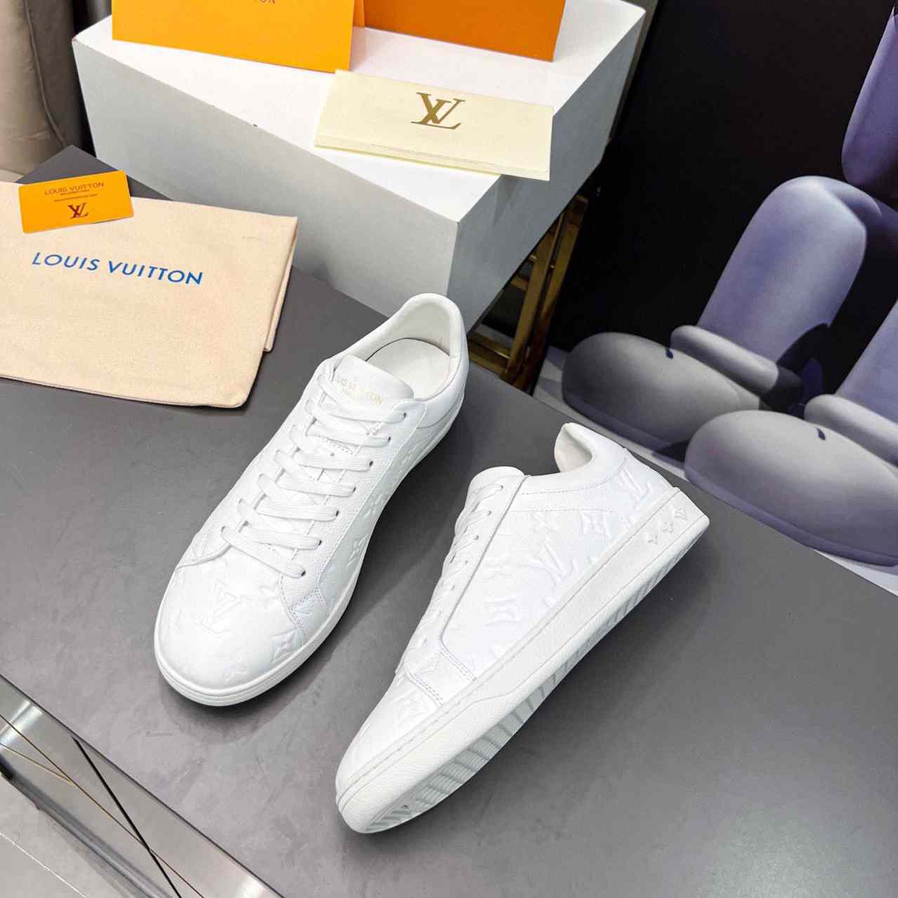 Louis Vuitton Luxembourg Sneaker    1A8QER - DopestKickz