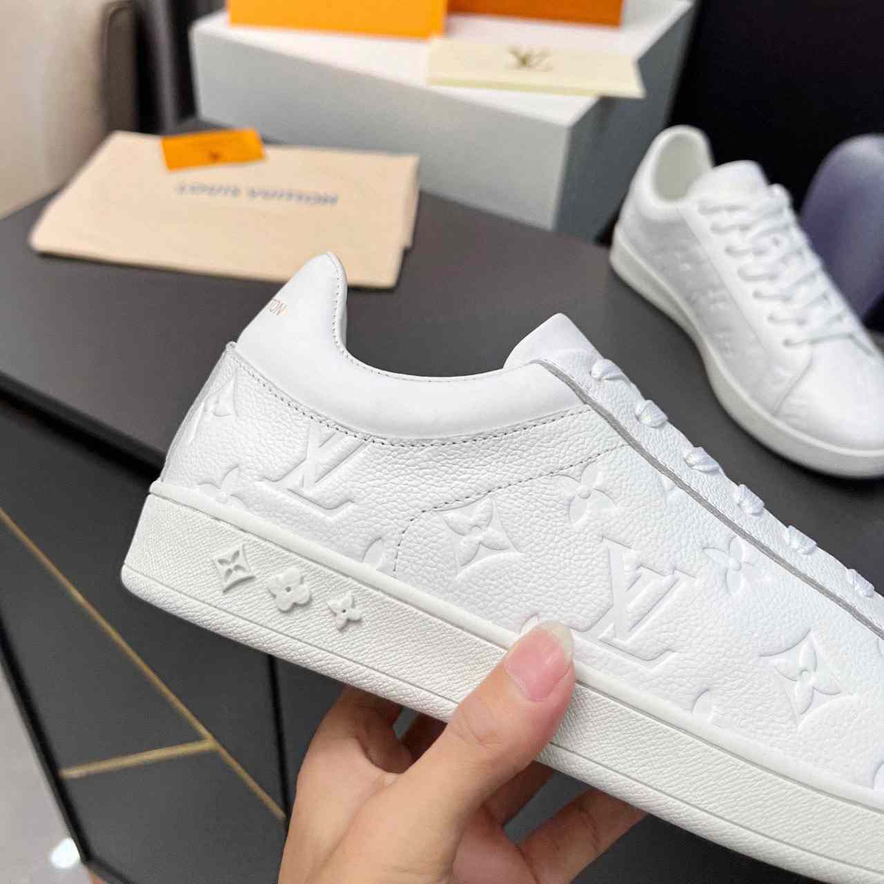 Louis Vuitton Luxembourg Sneaker    1A8QER - DopestKickz