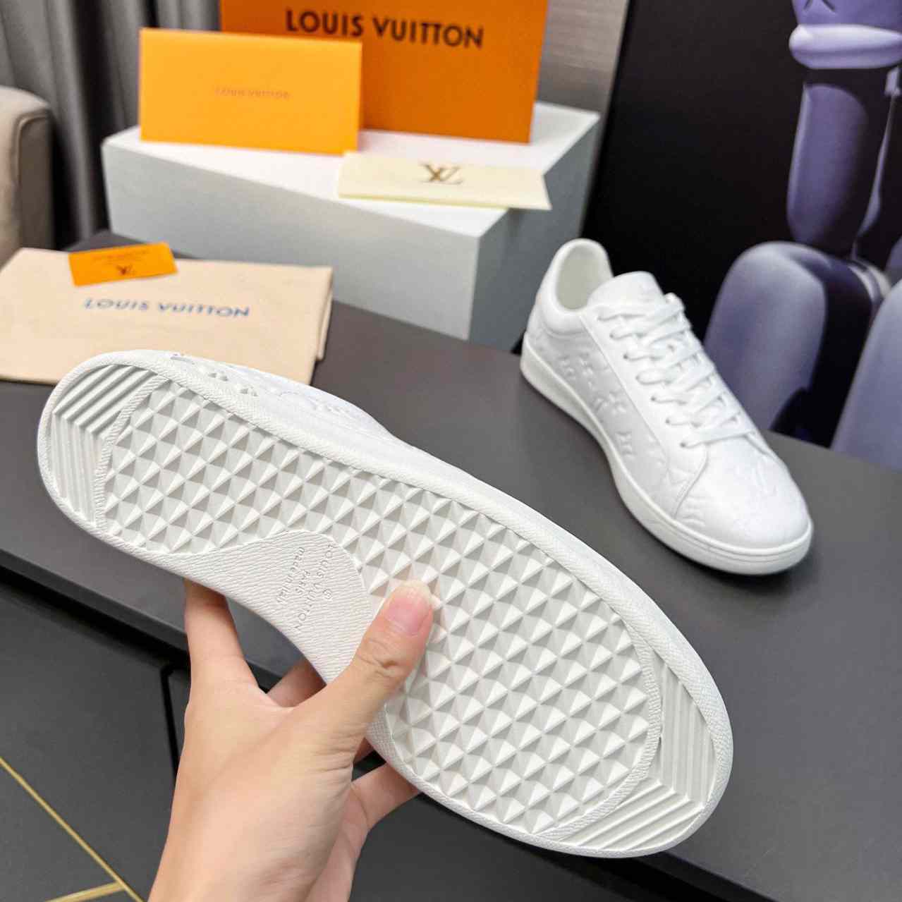 Louis Vuitton Luxembourg Sneaker    1A8QER - DopestKickz