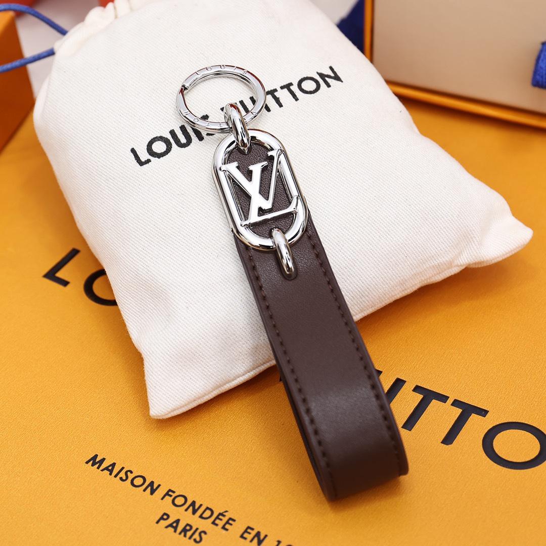 Louis Vuitton LV Link Dragonne     M00826 - DopestKickz