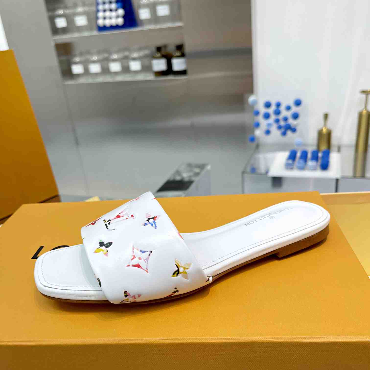 Louis Vuitton Revival Flat Mule     1AAORI - DopestKickz