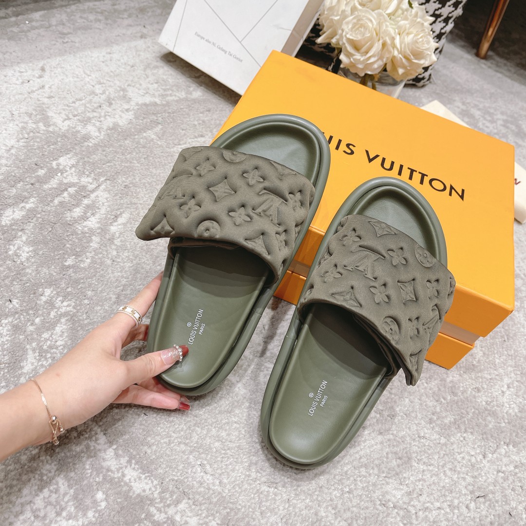 Louis Vuitton  Pool Pillow Comfort Mule      1AA1E8 - DopestKickz