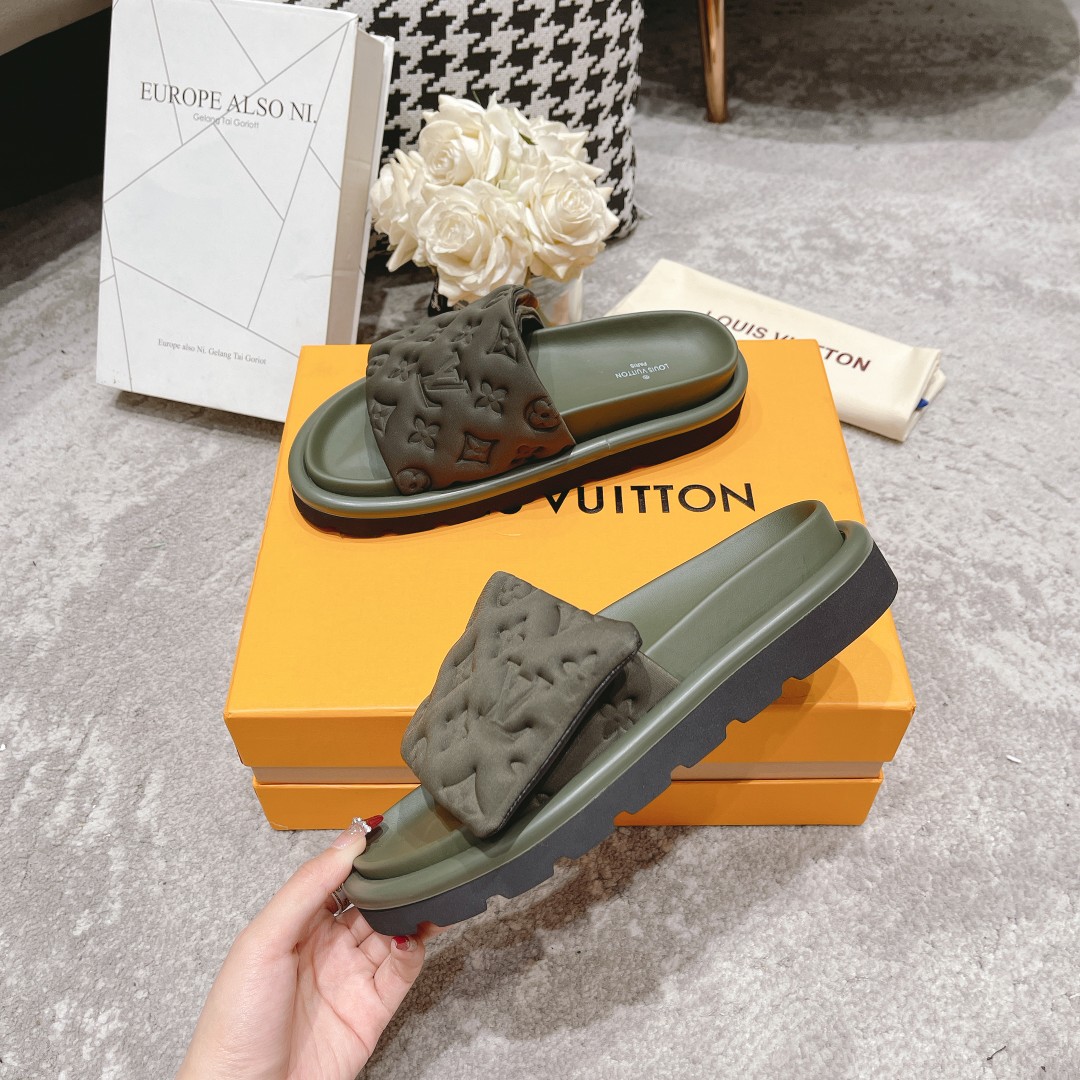 Louis Vuitton  Pool Pillow Comfort Mule      1AA1E8 - DopestKickz