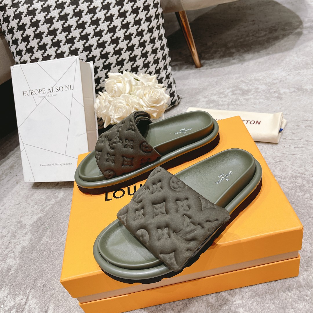 Louis Vuitton  Pool Pillow Comfort Mule      1AA1E8 - DopestKickz