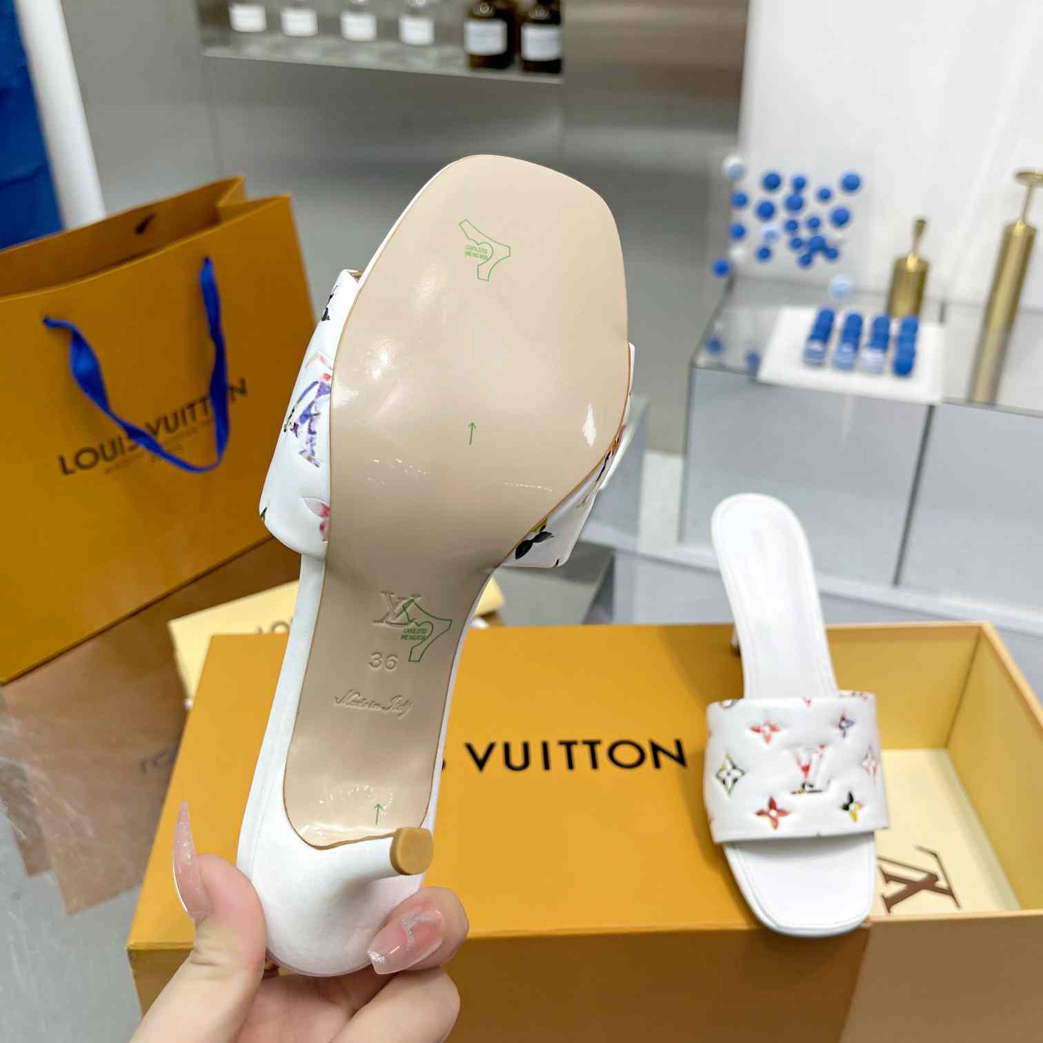 Louis Vuitton Revival Mule     1AAP7M - DopestKickz