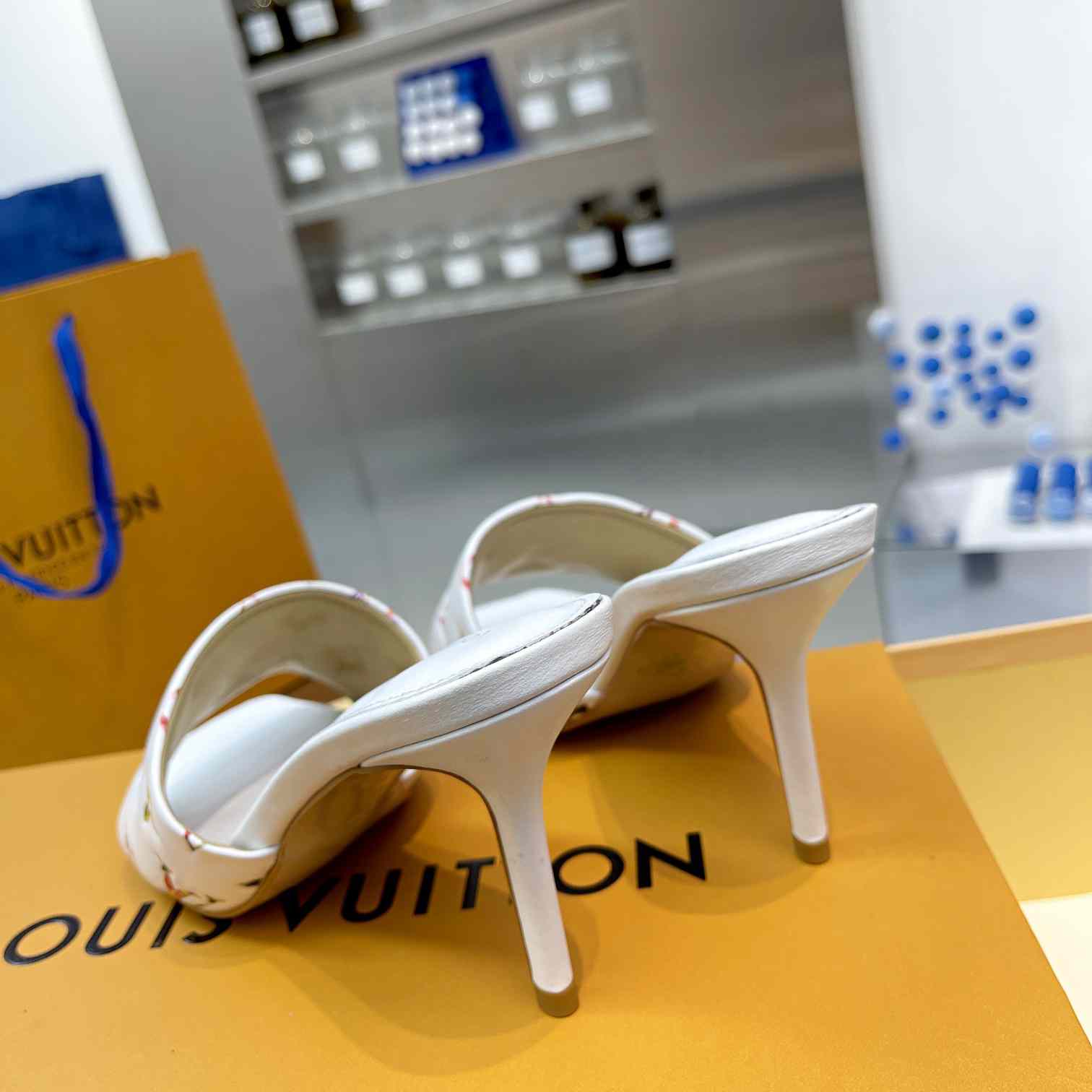Louis Vuitton Revival Mule     1AAP7M - DopestKickz