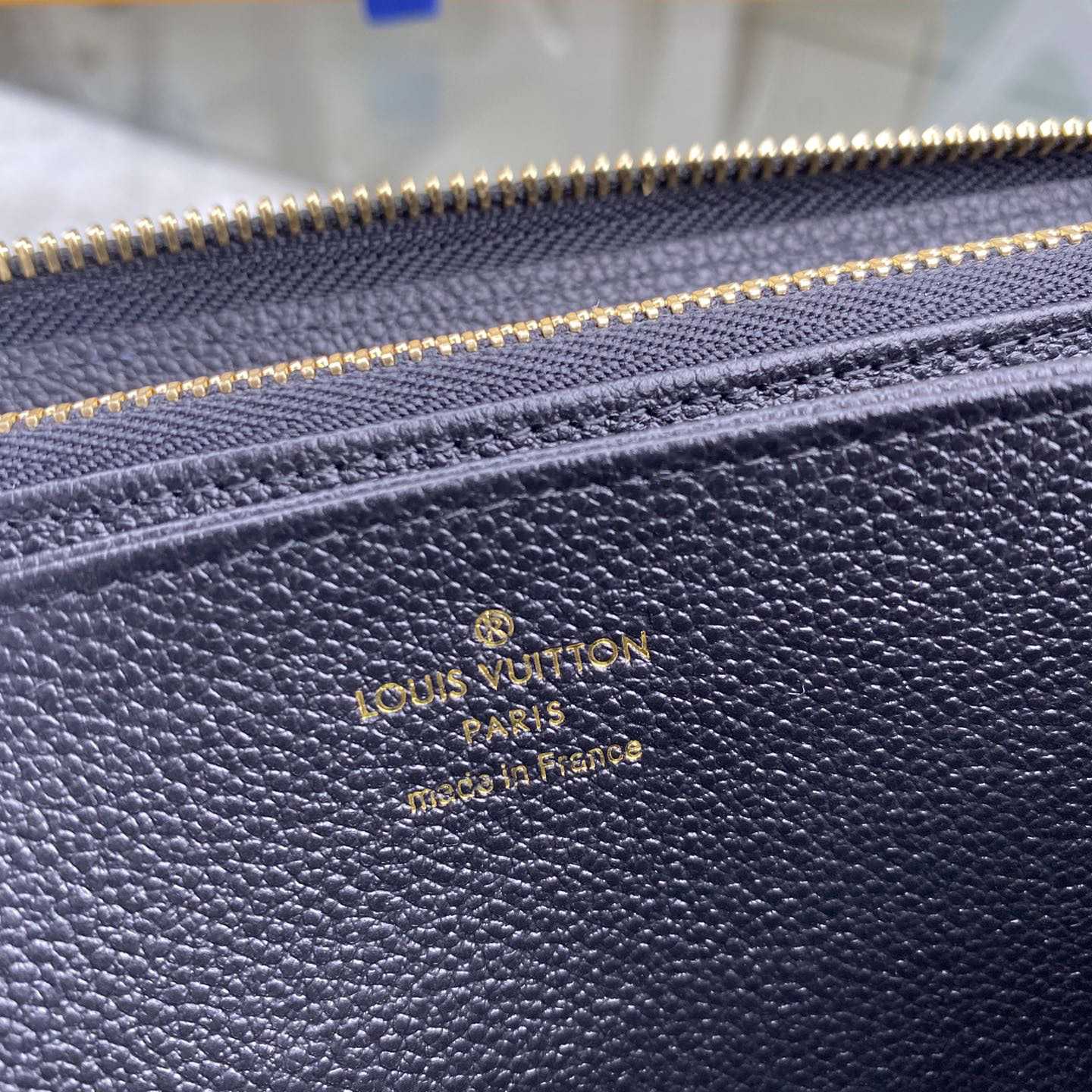 Louis Vuitton Zippy Wallet (19.5-10CM)     M61864 - DopestKickz