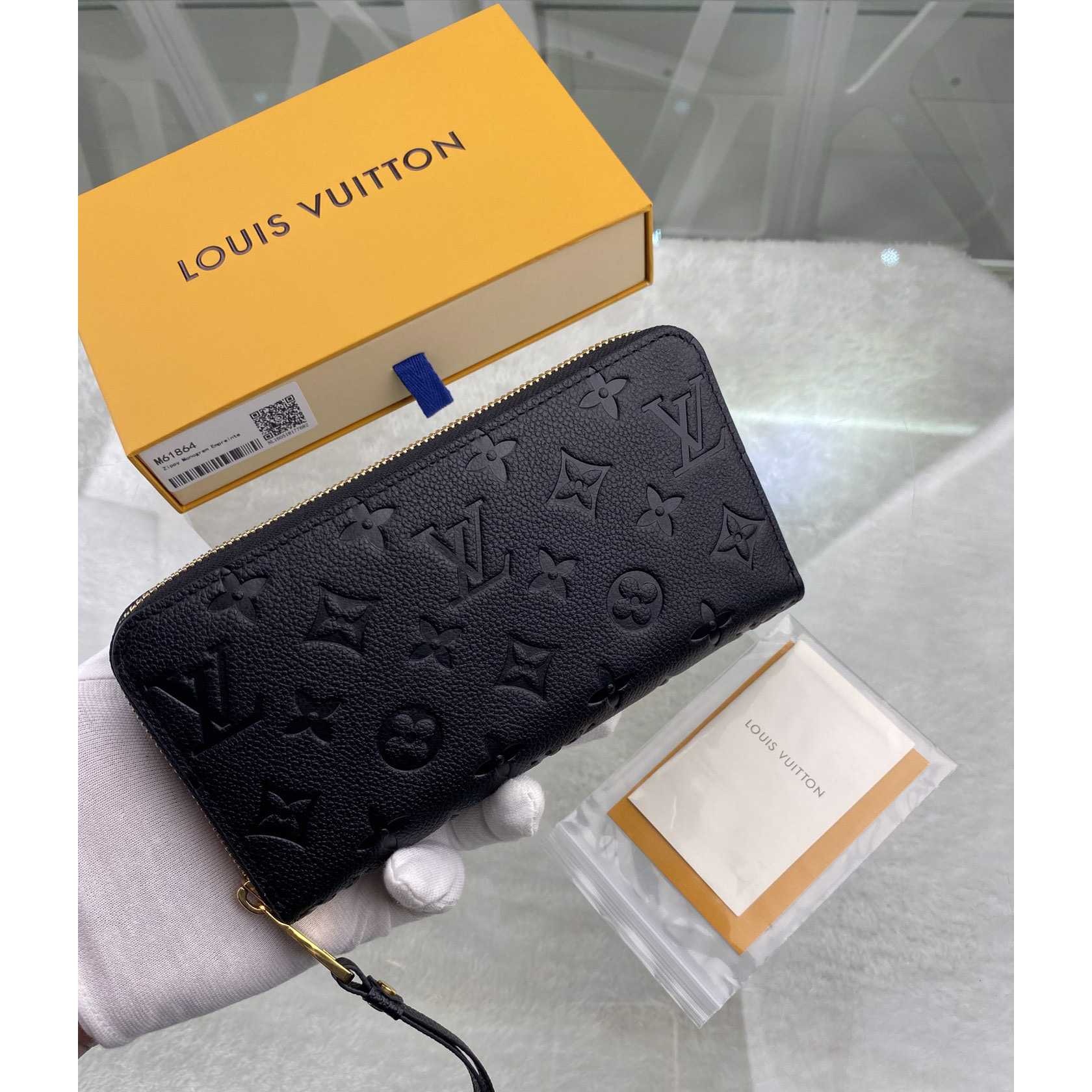 Louis Vuitton Zippy Wallet (19.5-10CM)     M61864 - DopestKickz