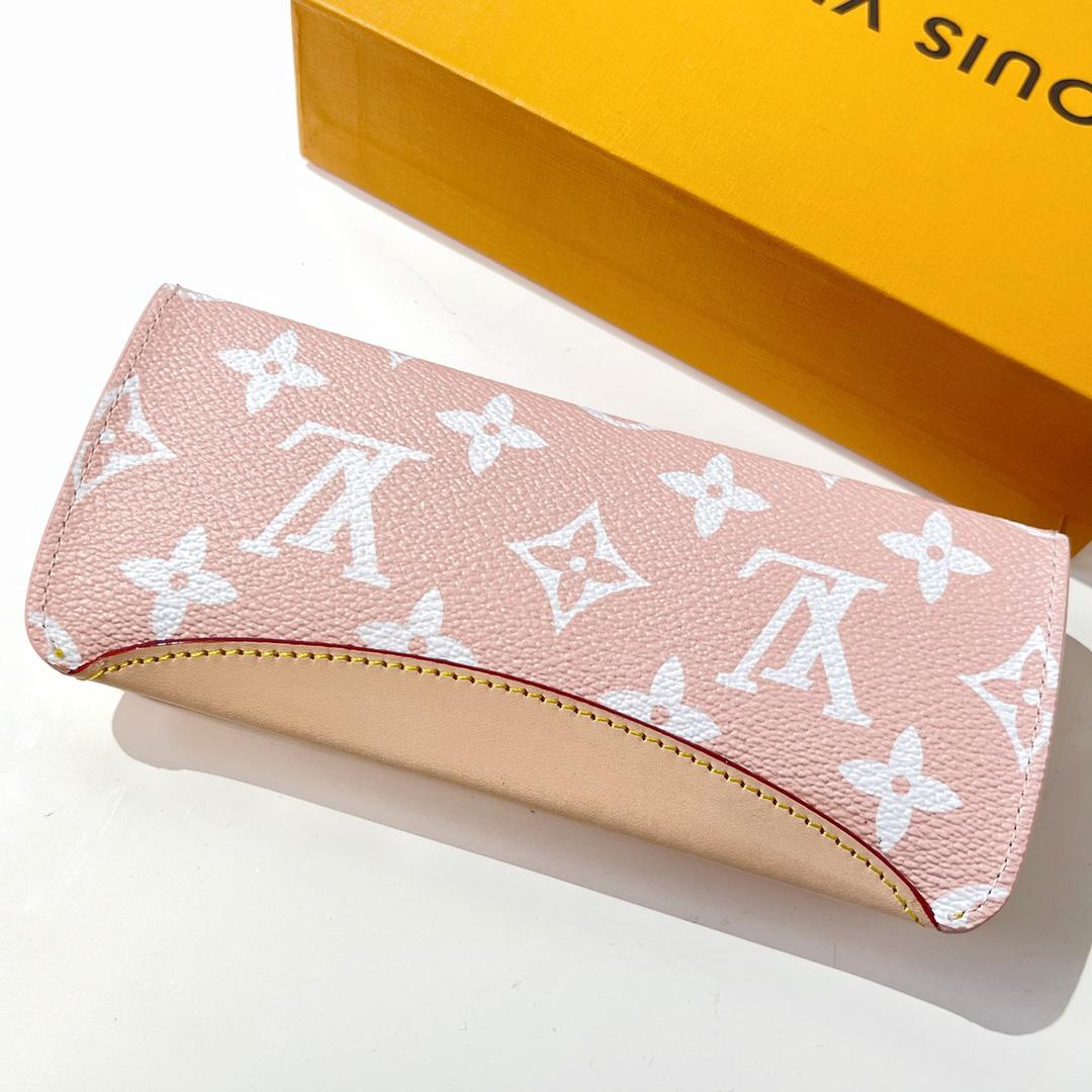 Louis Vuitton Woody Glasses Case   GI0620 - DopestKickz