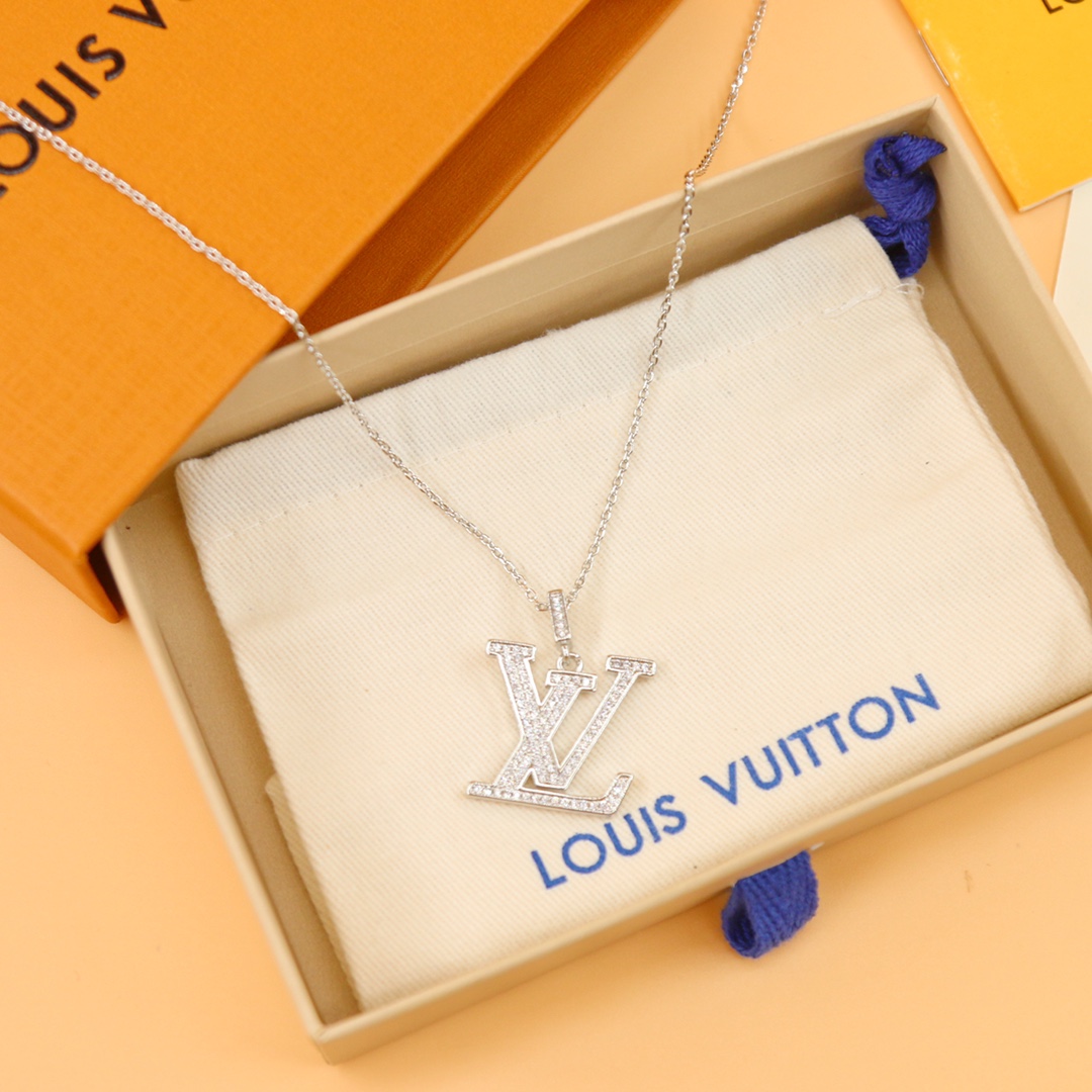 Louis Vuitton LV Idylle Blossom Large Pendant, White Gold And Diamonds      Q93821 - DopestKickz