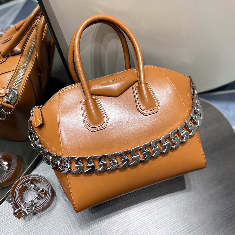 Givenchy  Antigona Bag With Chain(28-17-23cm) - DopestKickz