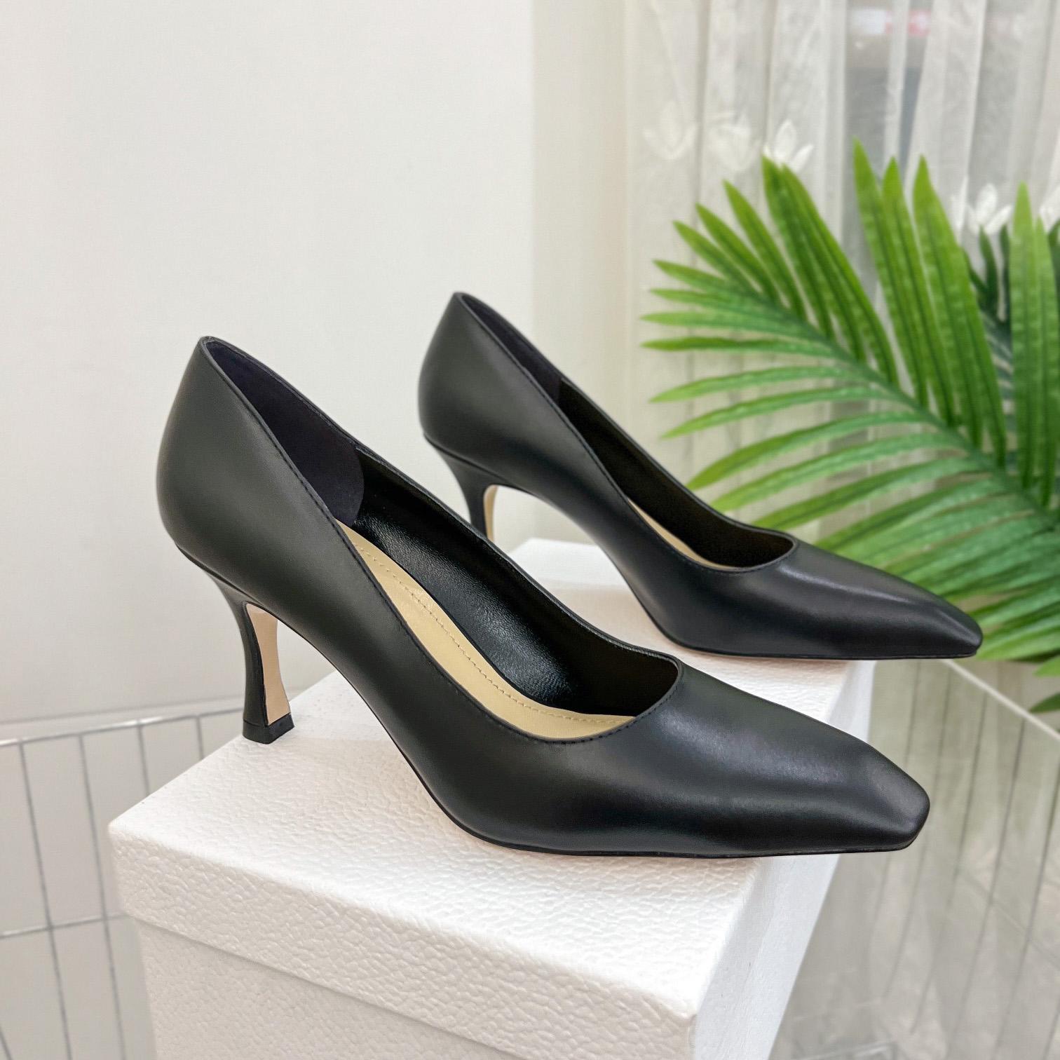 Dior Attract Pump - DopestKickz