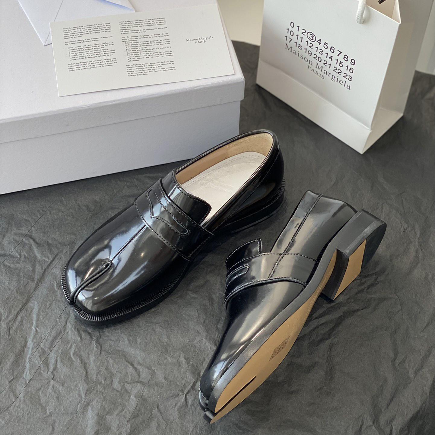 Maison Margiela Tabi Leather Loafers - DopestKickz