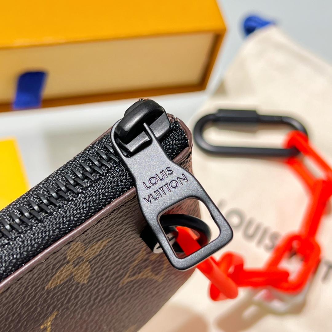Louis Vuitton Key Pouch - DopestKickz