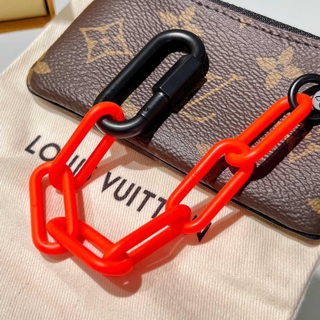 Louis Vuitton Key Pouch - DopestKickz