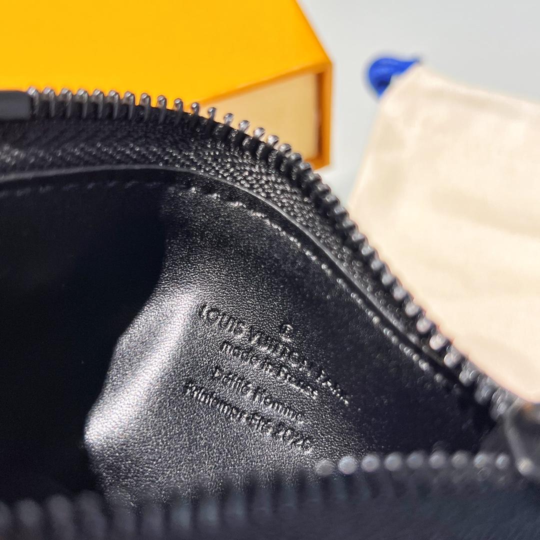 Louis Vuitton Key Pouch - DopestKickz
