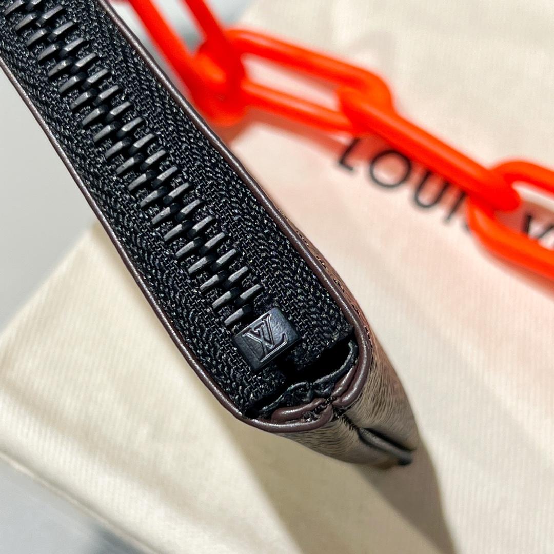Louis Vuitton Key Pouch - DopestKickz