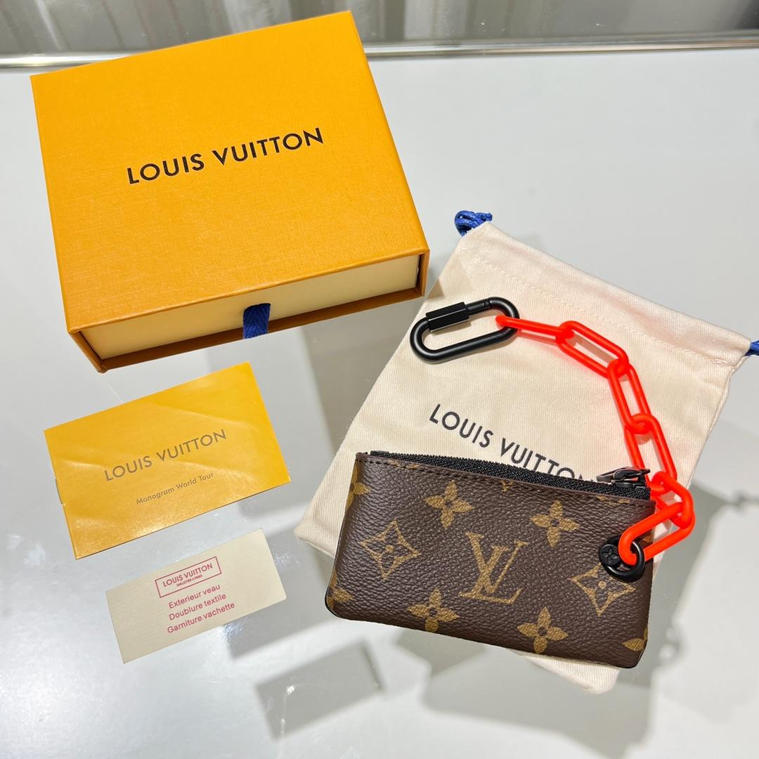 Louis Vuitton Key Pouch - DopestKickz