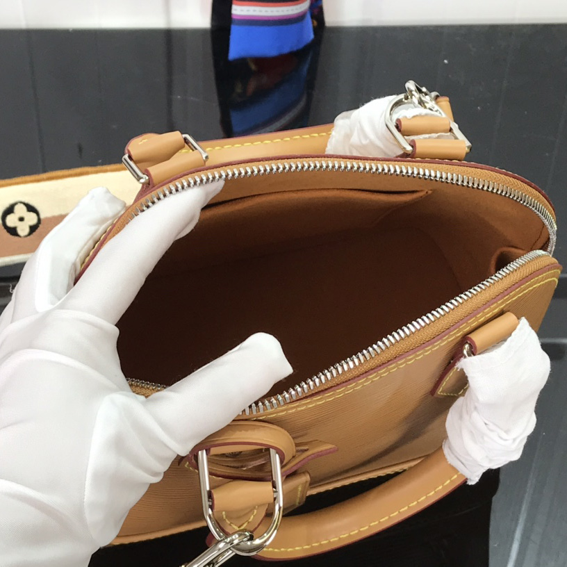 Louis Vuitton Alma PM Handbag (23.5-17.5-11.5cm) - DopestKickz
