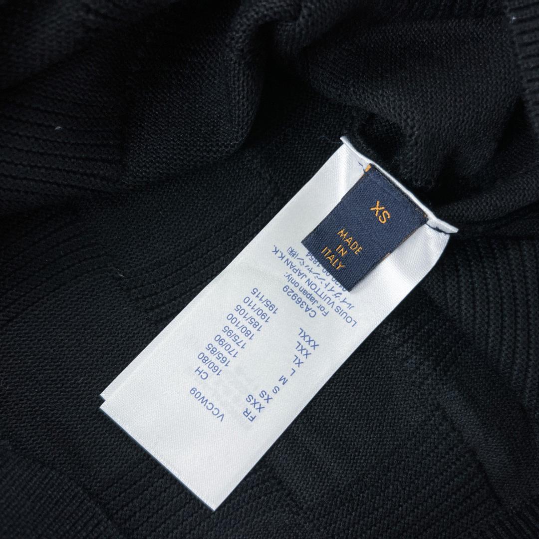 Louis Vuitton Damier Stitch Crewneck      1AA4MC - DopestKickz