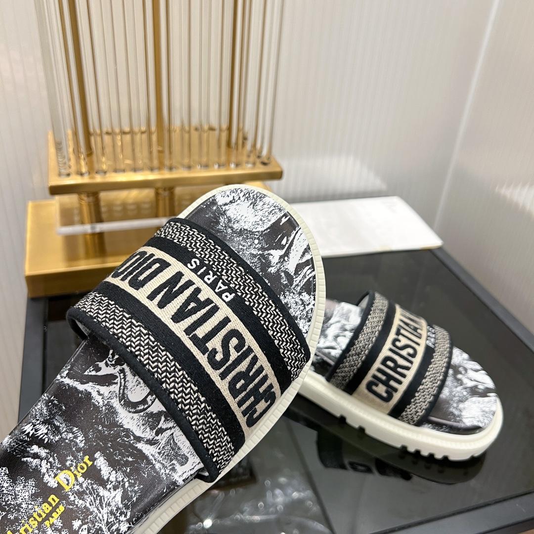 Dior Dway Slide - DopestKickz