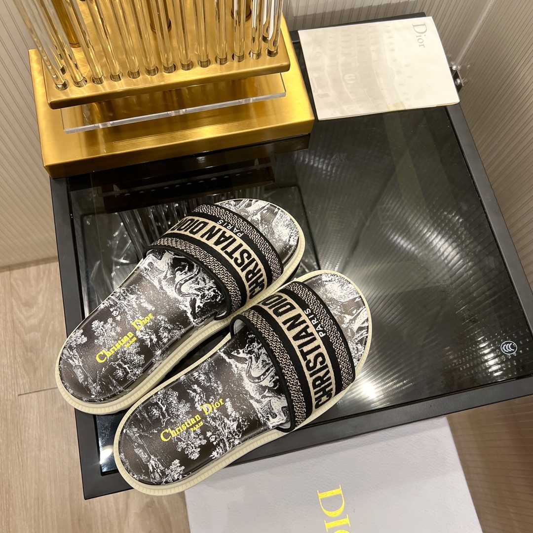 Dior Dway Slide - DopestKickz