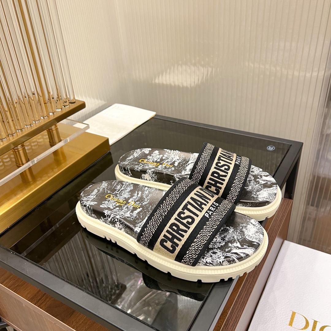 Dior Dway Slide - DopestKickz