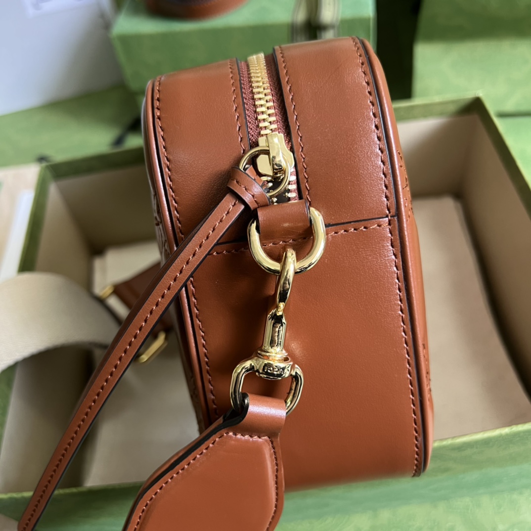 Gucci GG Matelassé Leather Shoulder Bag(21.5-17-7.5cm) - DopestKickz