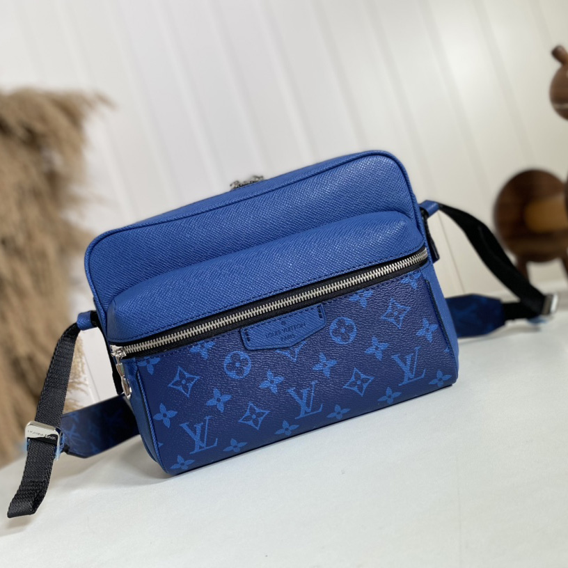 Louis Vuitton Outdoor Messenger(26-20-10.5cm)   M30242 - DopestKickz