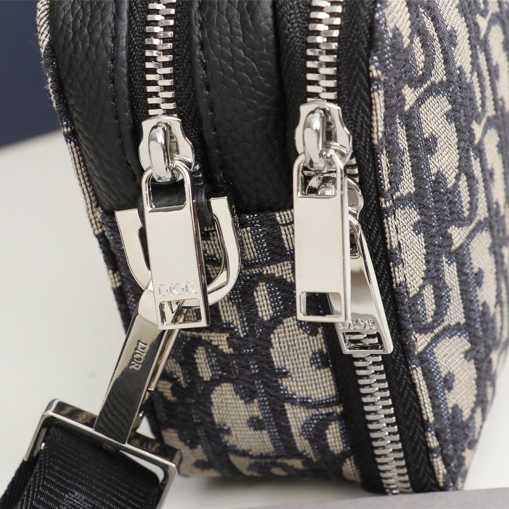 Dior Pouch With Shoulder Strap (17-12.5-5cm) - DopestKickz