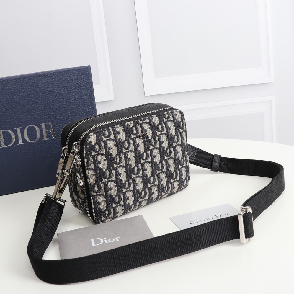 Dior Pouch With Shoulder Strap (17-12.5-5cm) - DopestKickz