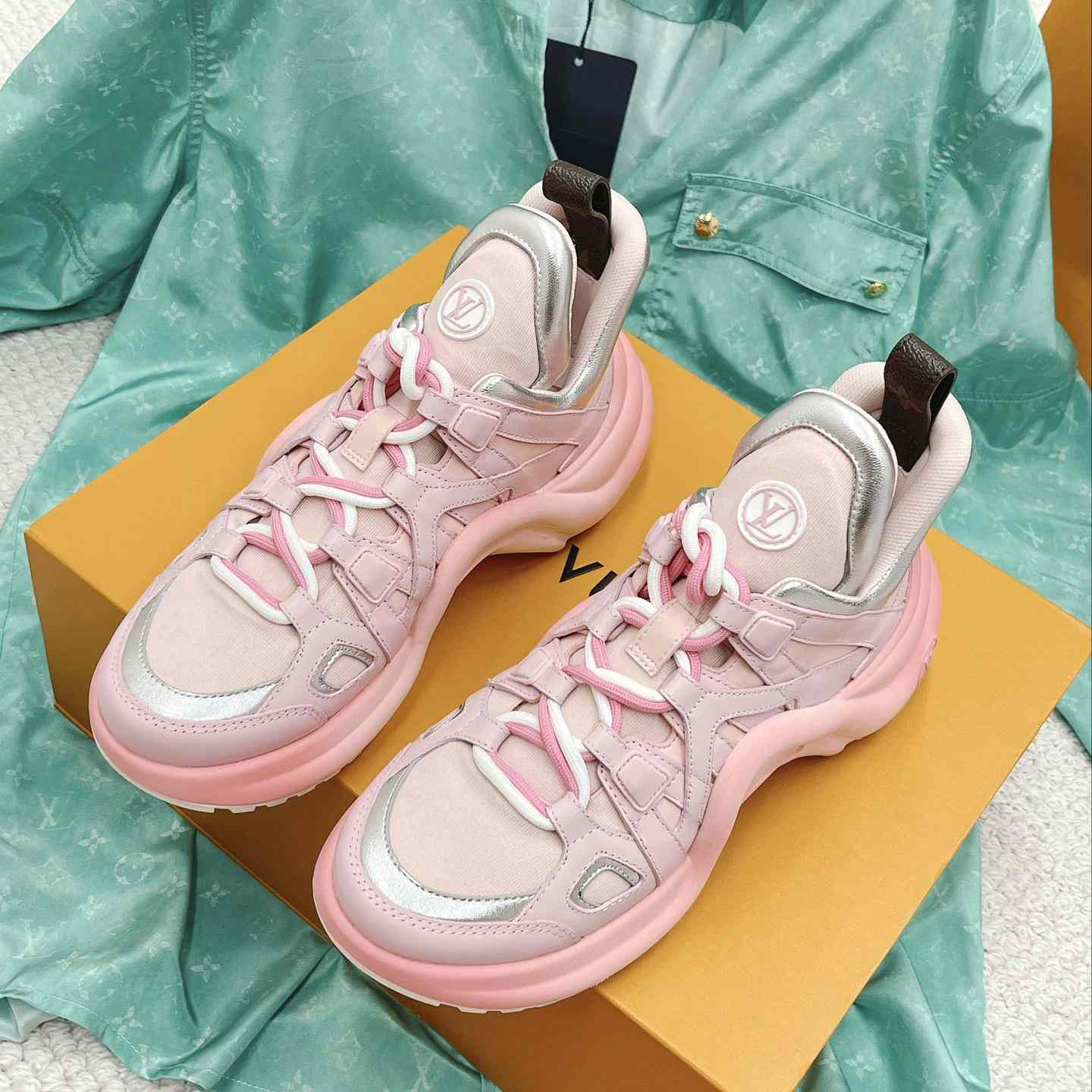 Louis Vuitton LV Archlight Sneaker       1AACM2 - DopestKickz