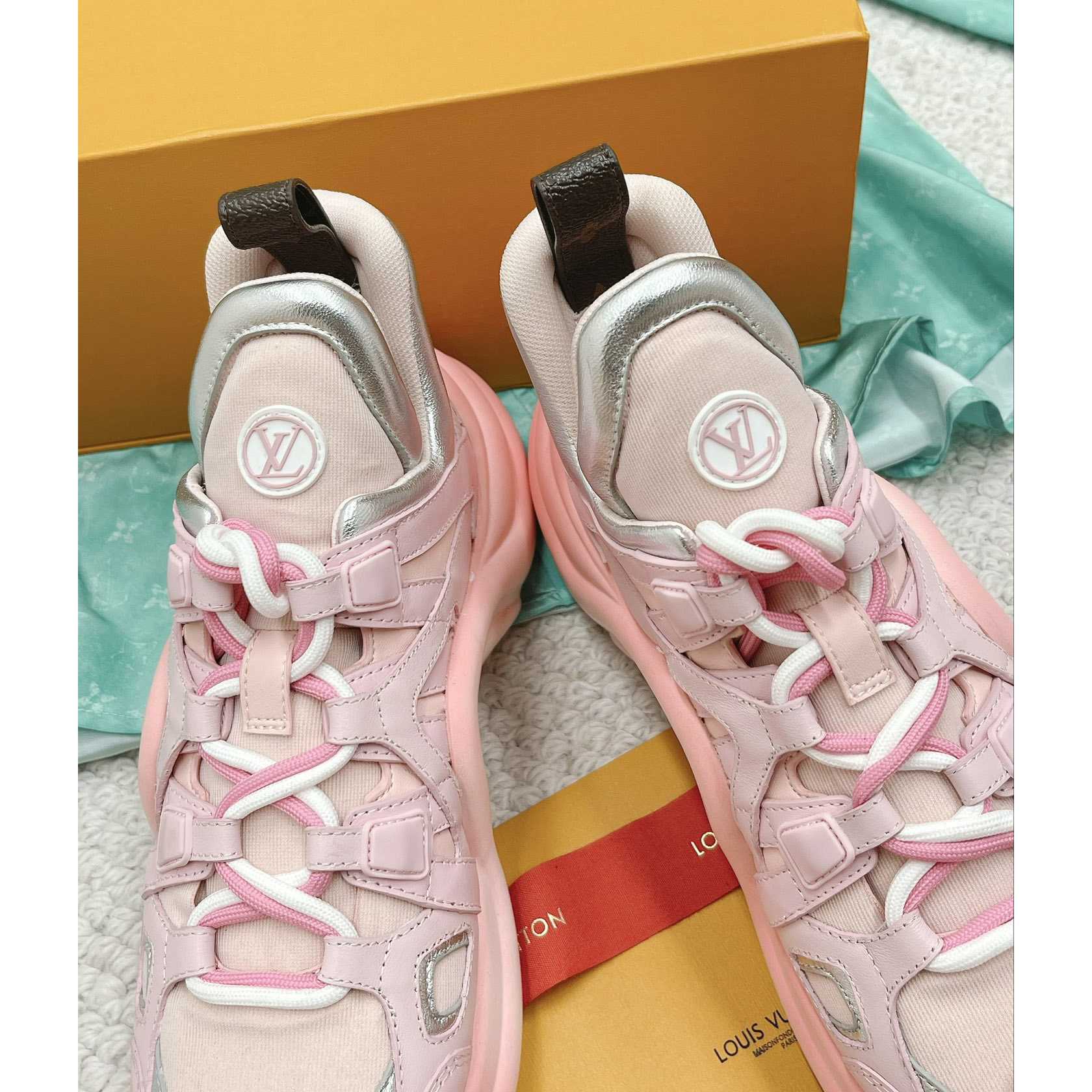 Louis Vuitton LV Archlight Sneaker       1AACM2 - DopestKickz