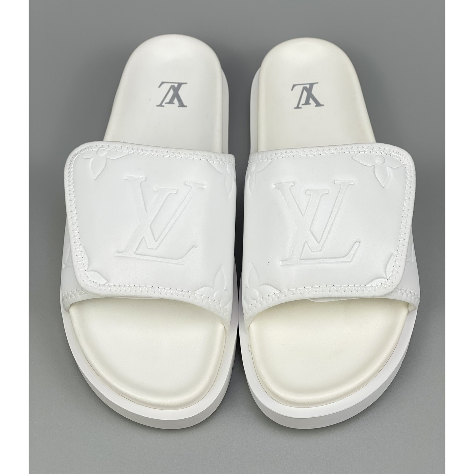 Louis Vuitton Miami Mule      1AA7RH - DopestKickz