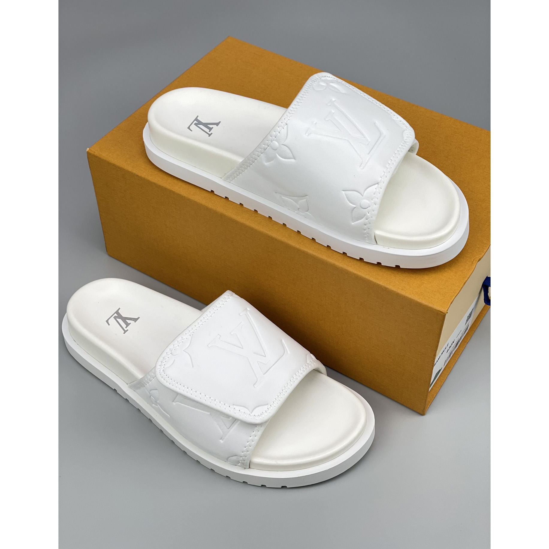 Louis Vuitton Miami Mule      1AA7RH - DopestKickz