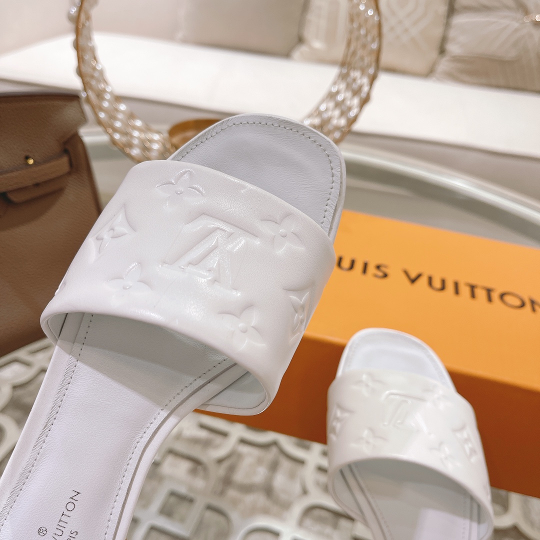 Louis Vuitton Revival Flat Mule     1A9P3T - DopestKickz