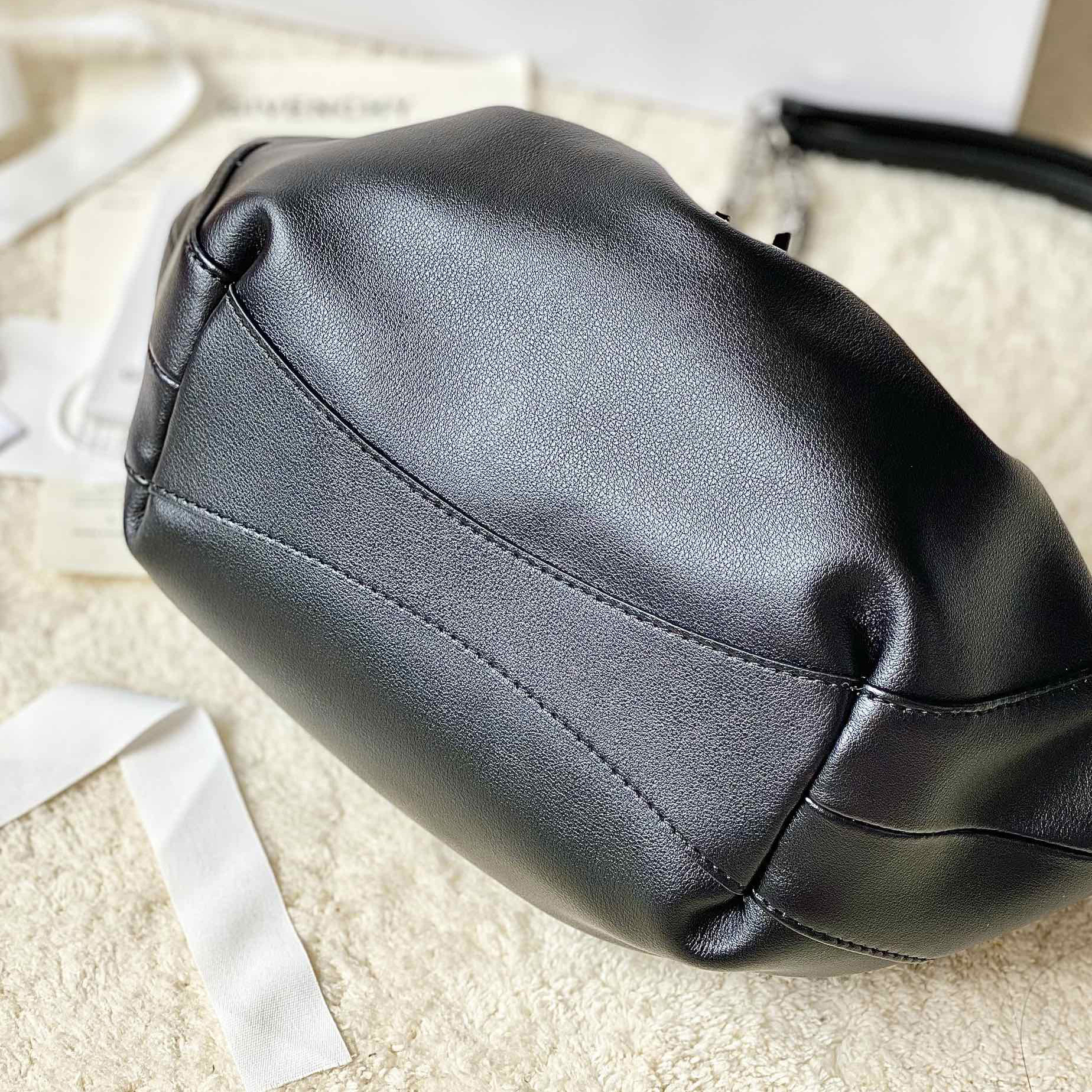 Givenchy Small Kenny Bag In Smooth Leather - Black(32-22-17cm) - DopestKickz