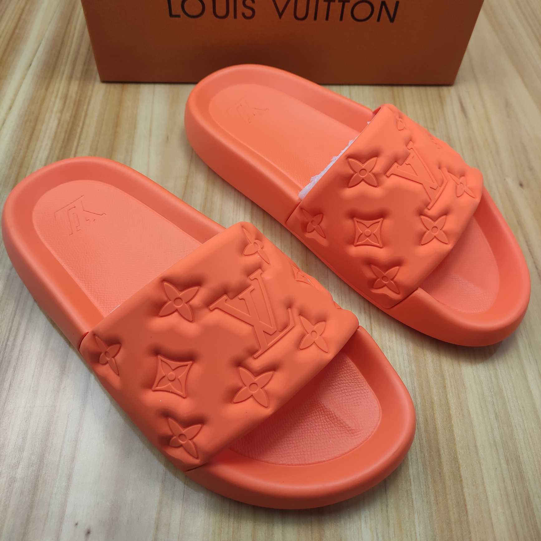 Louis Vuitton Waterfront Mule  1AA5NI - DopestKickz