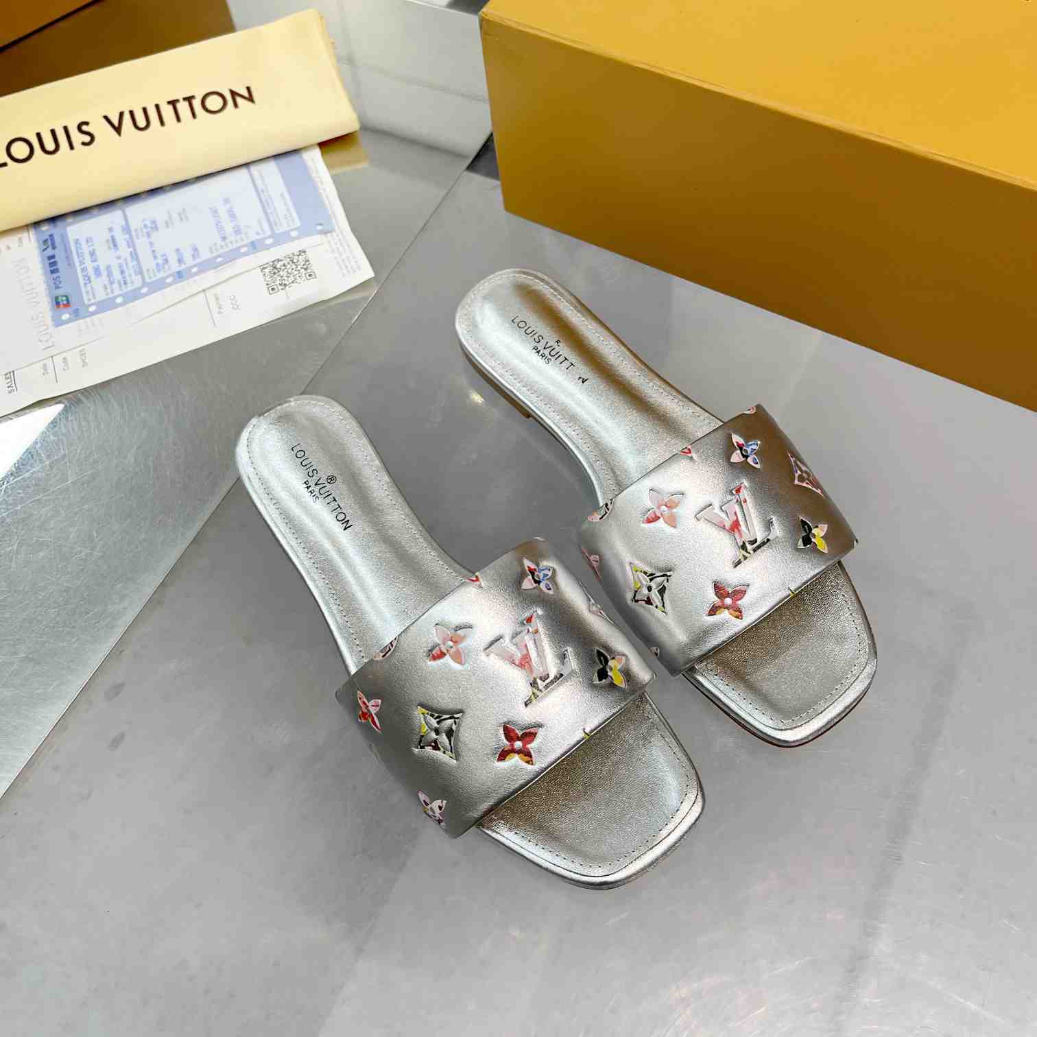 Louis Vuitton Revival Flat Mule     1AAOVA - DopestKickz
