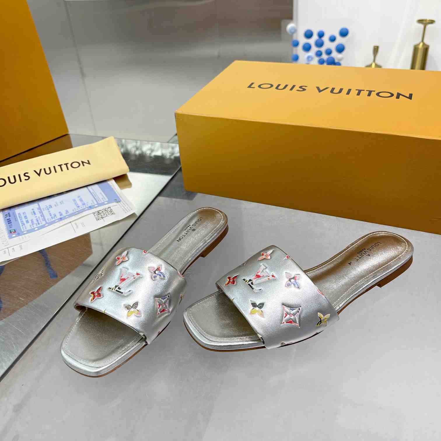 Louis Vuitton Revival Flat Mule     1AAOVA - DopestKickz