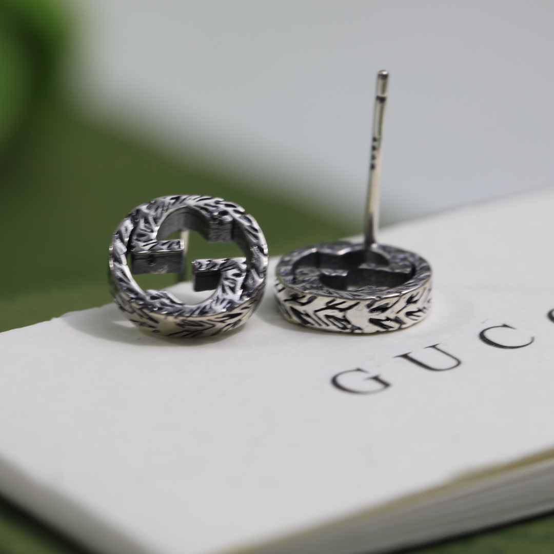 Gucci Interlocking G earrings In Silver - DopestKickz