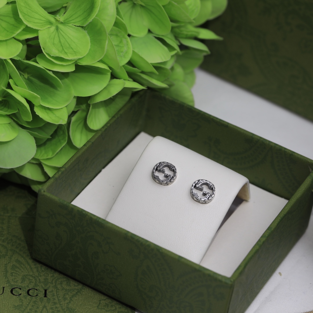 Gucci Interlocking G earrings In Silver - DopestKickz