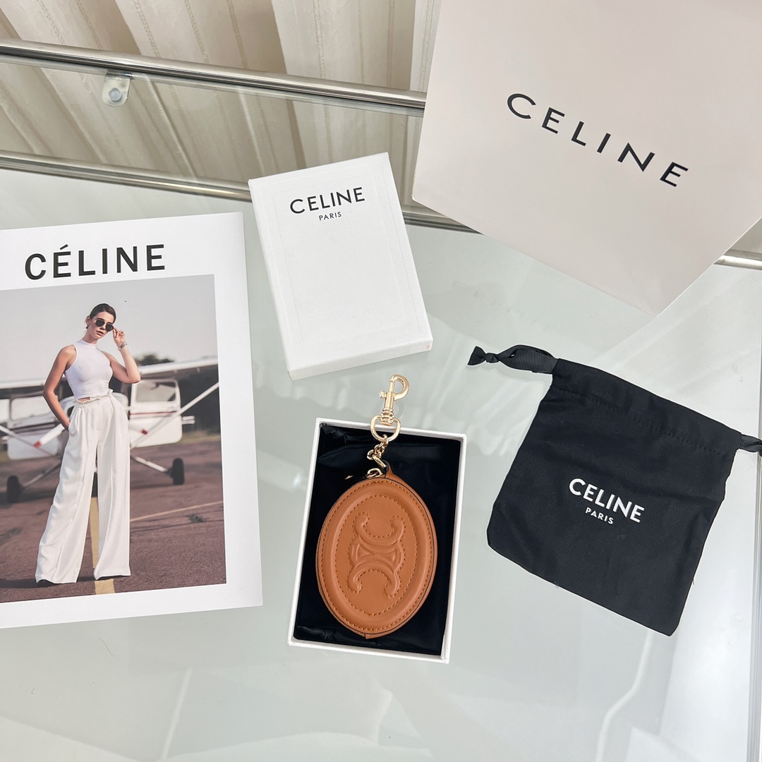 Celine Purse With Hook Cuir Triomphe In Smooth Calfskin  - DopestKickz