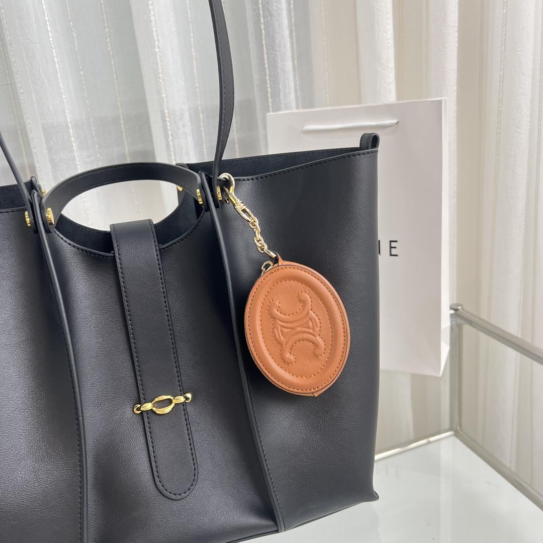 Celine Purse With Hook Cuir Triomphe In Smooth Calfskin  - DopestKickz