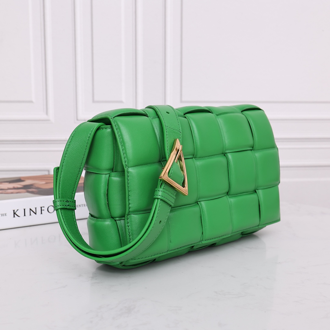 Bottega Veneta Padded Cassette(26-18-8CM) - DopestKickz