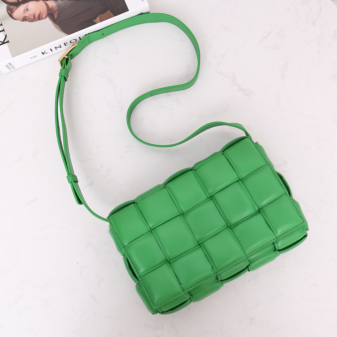 Bottega Veneta Padded Cassette(26-18-8CM) - DopestKickz