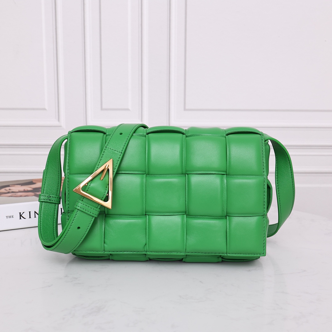 Bottega Veneta Padded Cassette(26-18-8CM) - DopestKickz