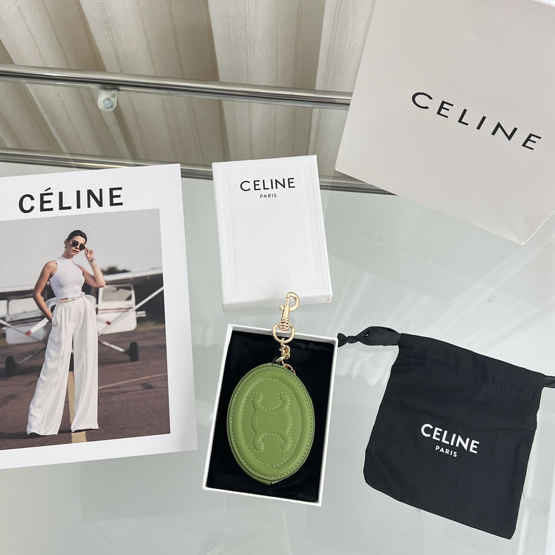 Celine Purse With Hook Cuir Triomphe In Smooth Calfskin  - DopestKickz