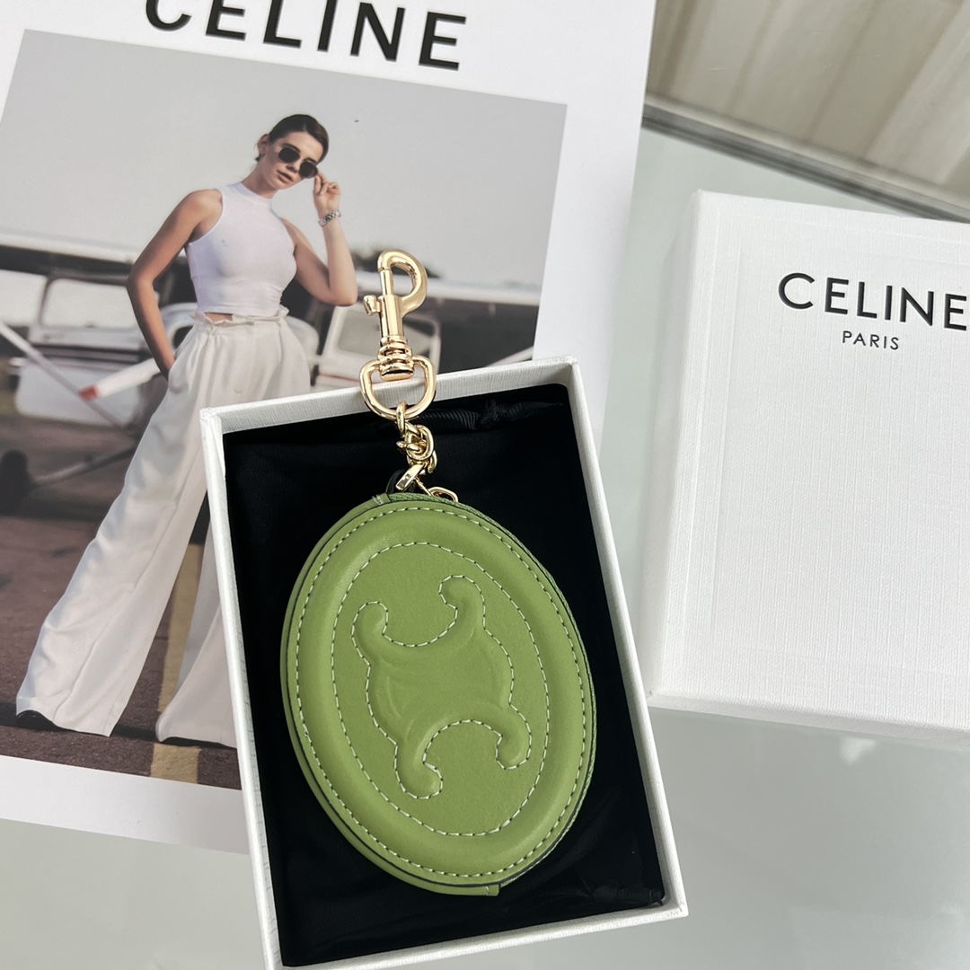 Celine Purse With Hook Cuir Triomphe In Smooth Calfskin  - DopestKickz