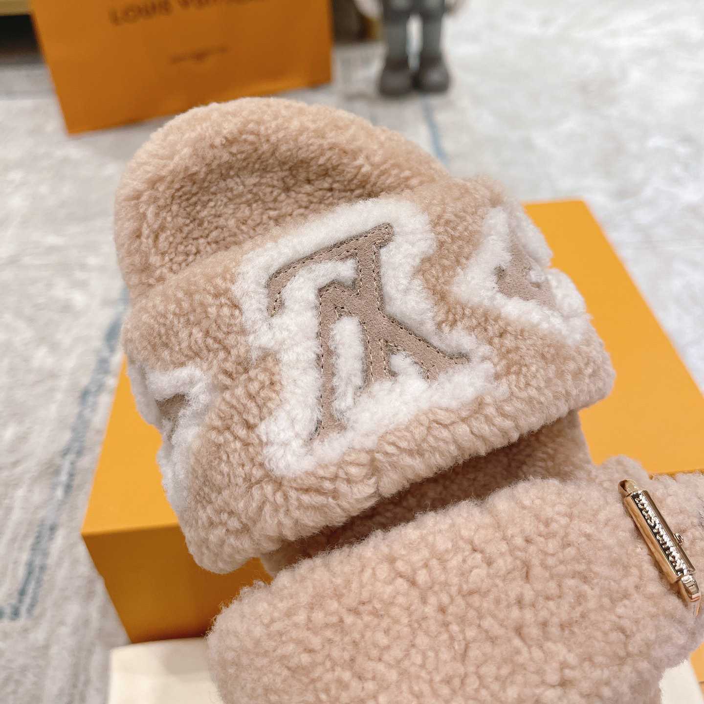 Louis Vuitton  Paseo Flat Comfort Mule - DopestKickz